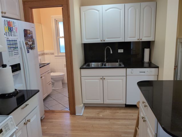 417 N Hough Street, Barrington, IL 60010