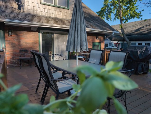 417 N Hough Street, Barrington, IL 60010