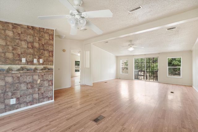 4 Whittier Place SE, Albuquerque, NM 87123