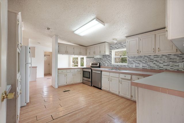 4 Whittier Place SE, Albuquerque, NM 87123