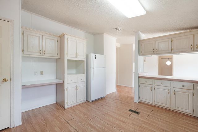 4 Whittier Place SE, Albuquerque, NM 87123