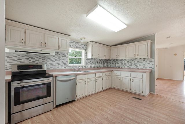 4 Whittier Place SE, Albuquerque, NM 87123