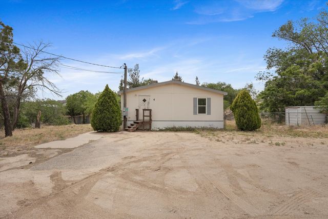 4 Whittier Place SE, Albuquerque, NM 87123