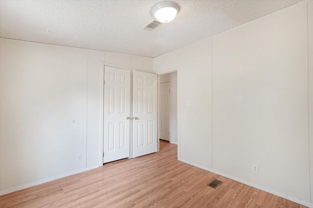 4 Whittier Place SE, Albuquerque, NM 87123