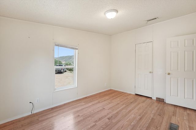 4 Whittier Place SE, Albuquerque, NM 87123