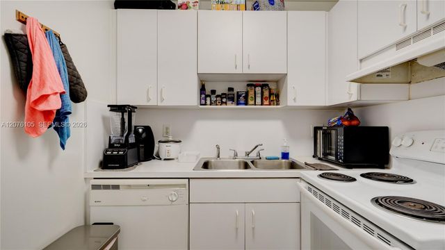 8320 NW 8th Street 2-302, Miami, FL 33126