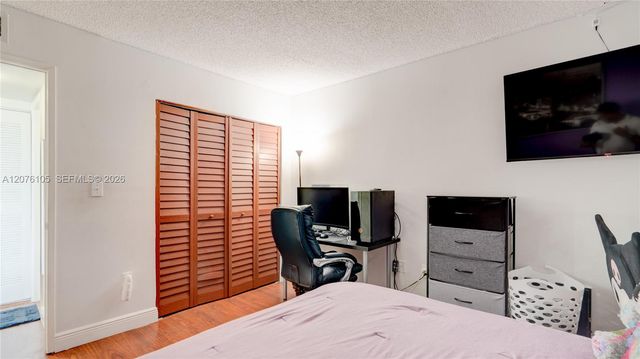 8320 NW 8th Street 2-302, Miami, FL 33126