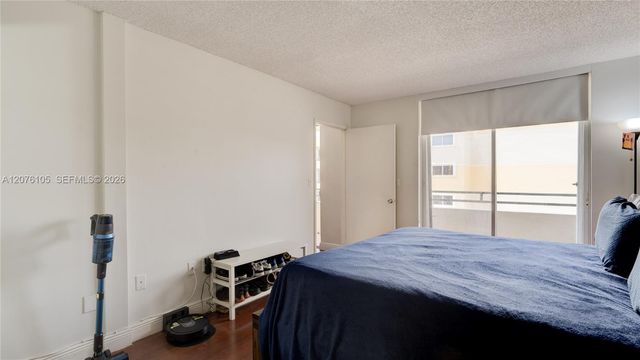 8320 NW 8th Street 2-302, Miami, FL 33126