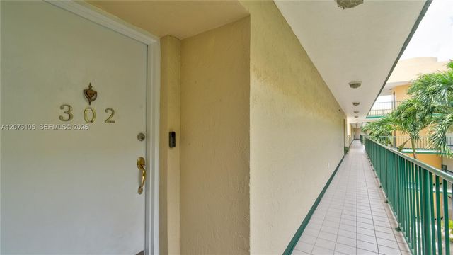 8320 NW 8th Street 2-302, Miami, FL 33126