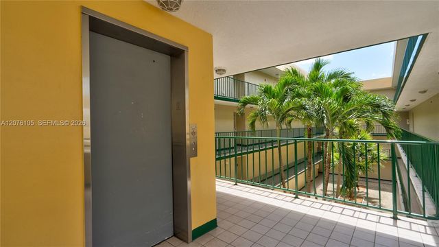 8320 NW 8th Street 2-302, Miami, FL 33126