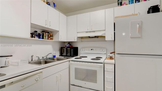 8320 NW 8th Street 2-302, Miami, FL 33126