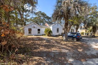 5735 Pilgrim Avenue, Hanahan, SC 29410