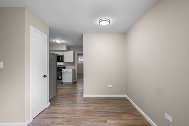 1101 HOLIDAY Lane 10, Des Plaines, IL 60016