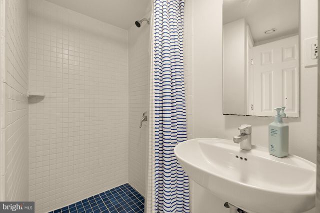 1356 MERIDIAN PL NW, Washington, DC 20010
