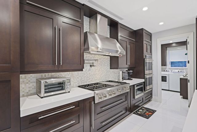 10110 Sweet Bay Street, Plantation, FL 33324