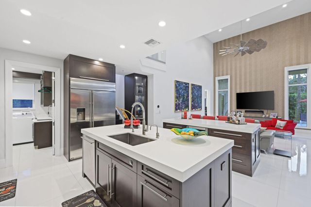 10110 Sweet Bay Street, Plantation, FL 33324