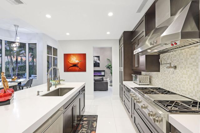 10110 Sweet Bay Street, Plantation, FL 33324