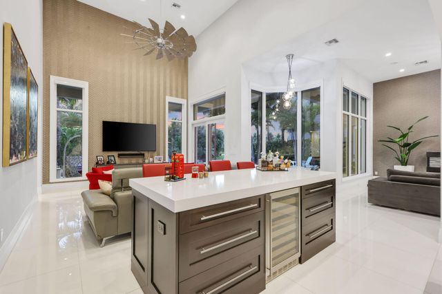 10110 Sweet Bay Street, Plantation, FL 33324