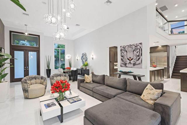 10110 Sweet Bay Street, Plantation, FL 33324