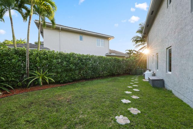 10110 Sweet Bay Street, Plantation, FL 33324