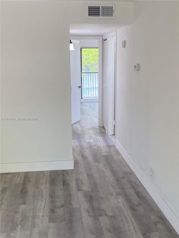 9920 NW 68th Pl 202, Tamarac, FL 33321