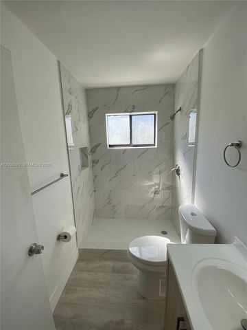 9920 NW 68th Pl 202, Tamarac, FL 33321