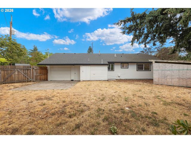 12747 Ne HOLLADAY St, Portland, OR 97230