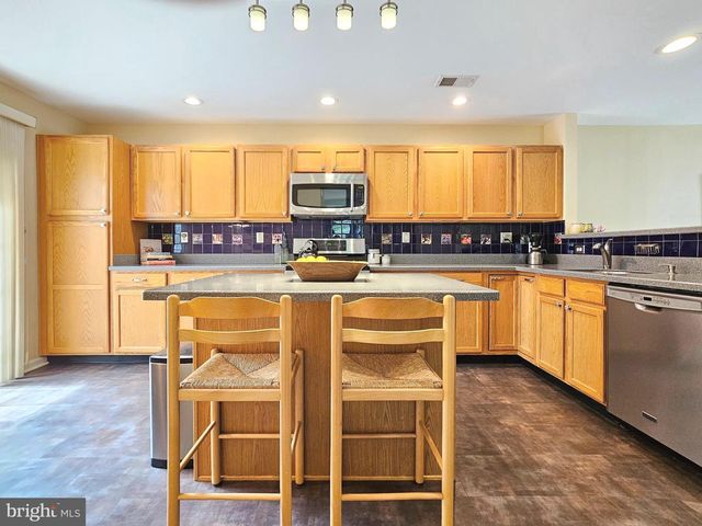 225 COLT ST, Pennington, NJ 08534