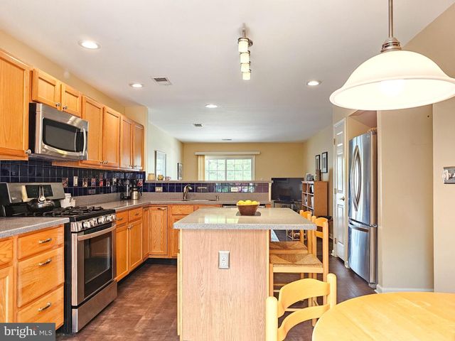225 COLT ST, Pennington, NJ 08534