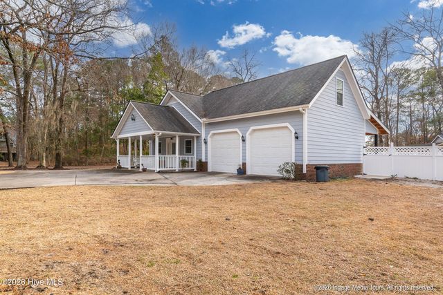 114 Country Place, Washington, NC 27889