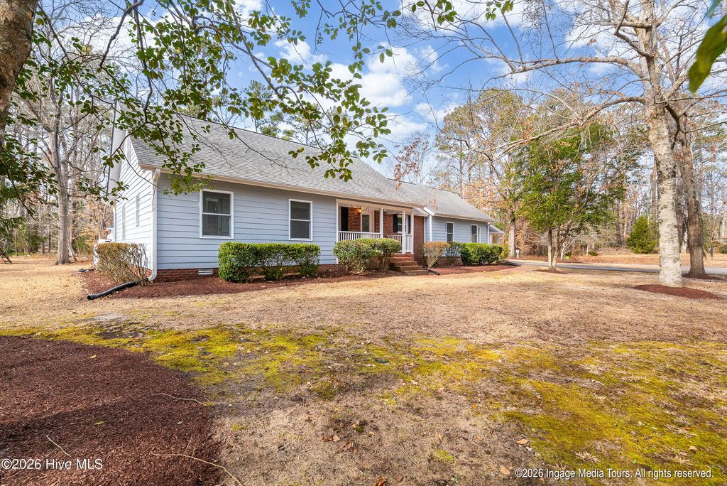 114 Country Place, Washington, NC 27889
