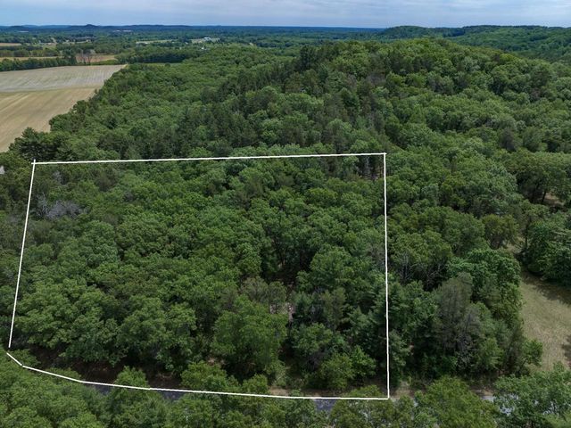 N5488 Black Road, Mauston, WI 53948