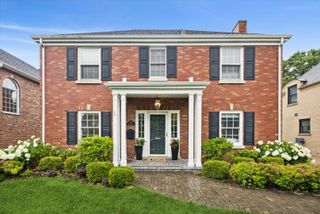209 S Grace Avenue, Elmhurst, IL 60126