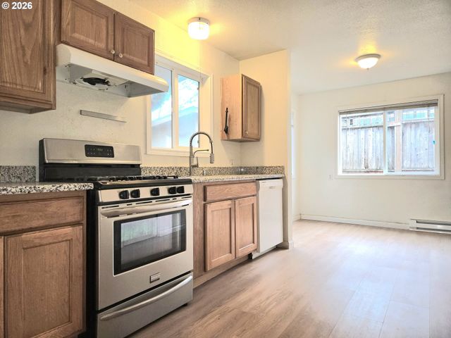 1330 N KILPATRICK St, Portland, OR 97217