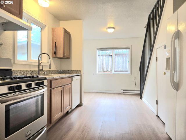 1330 N KILPATRICK St, Portland, OR 97217