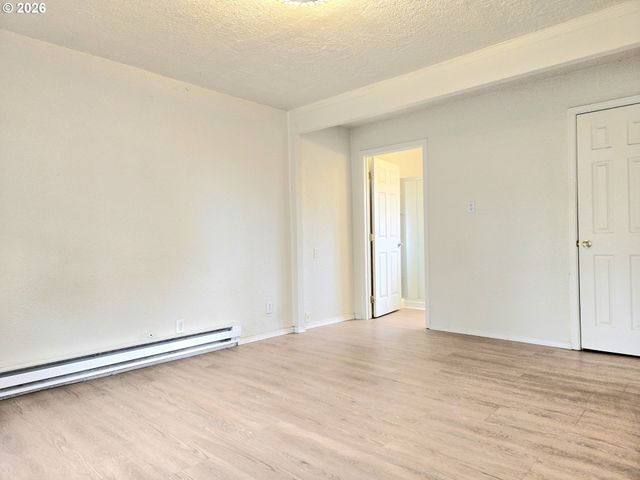 1330 N KILPATRICK St, Portland, OR 97217