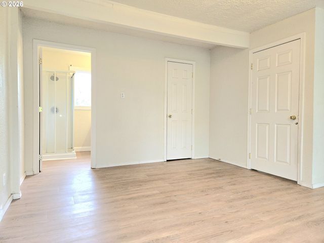 1330 N KILPATRICK St, Portland, OR 97217