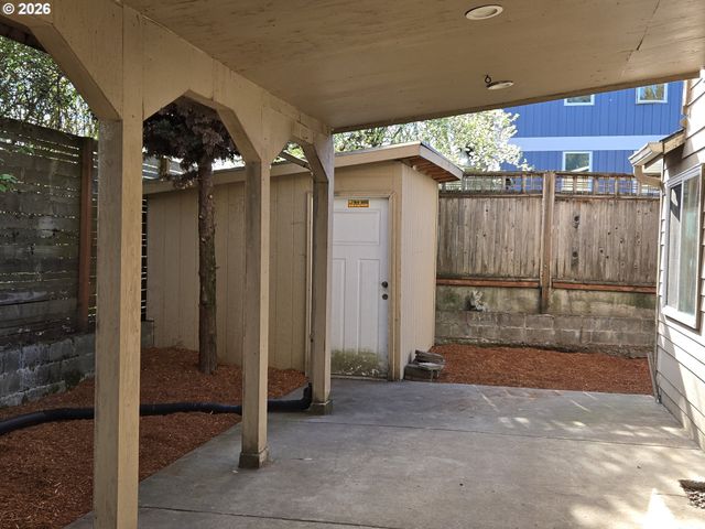 1330 N KILPATRICK St, Portland, OR 97217