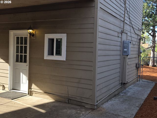 1330 N KILPATRICK St, Portland, OR 97217