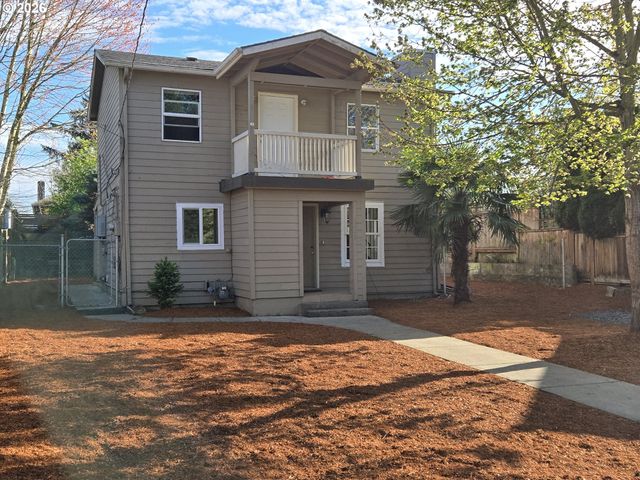 1330 N KILPATRICK St, Portland, OR 97217