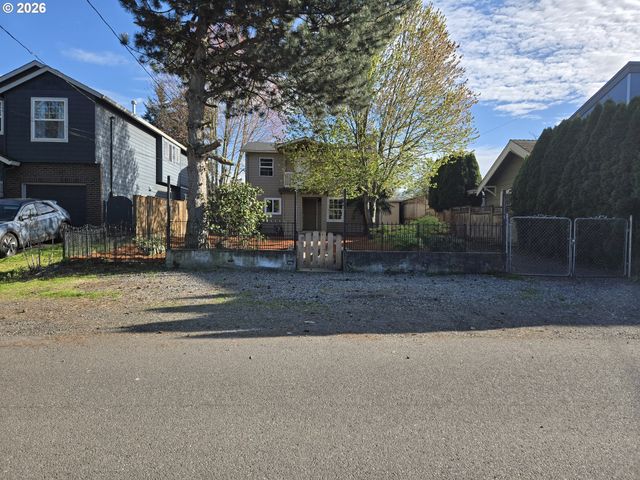 1330 N KILPATRICK St, Portland, OR 97217