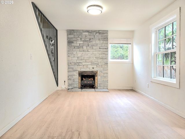 1330 N KILPATRICK St, Portland, OR 97217