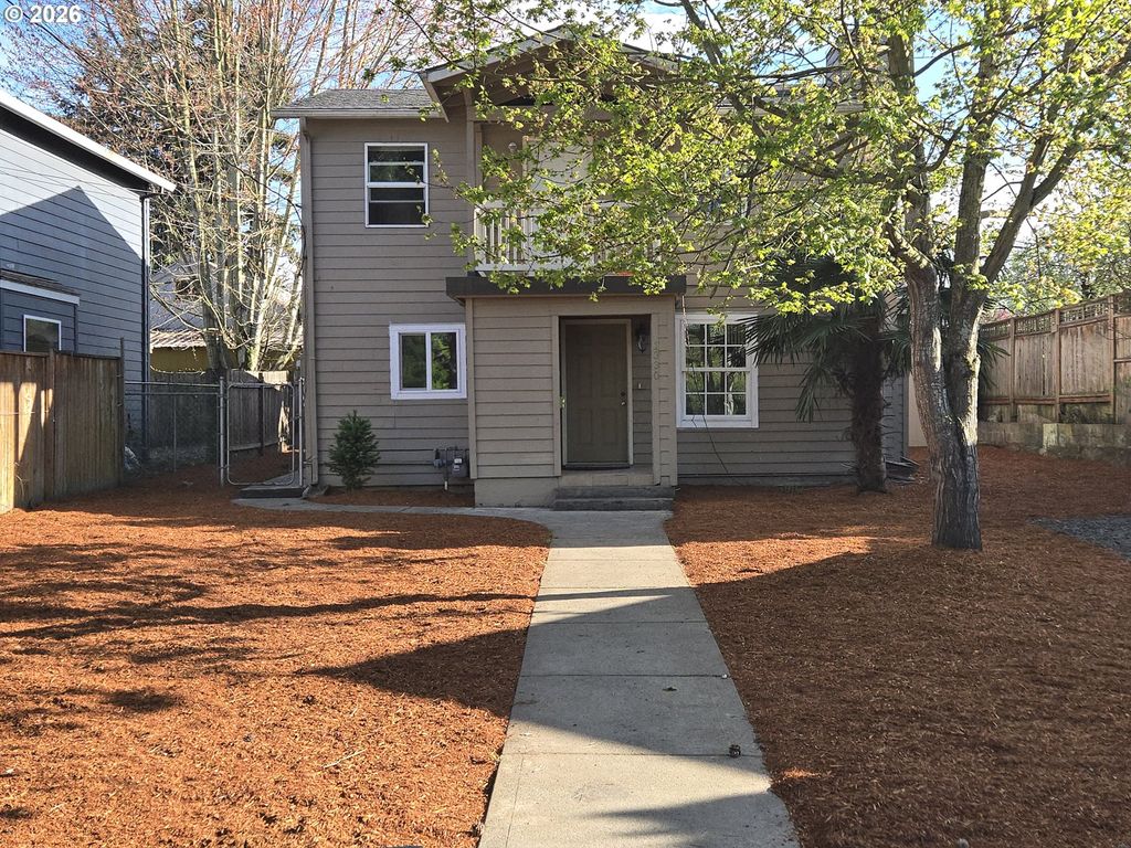 1330 N KILPATRICK St, Portland, OR 97217