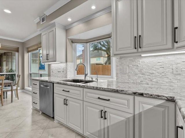 2436 Pebble Beach Drive, League City, TX 77573