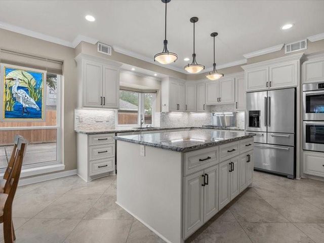 2436 Pebble Beach Drive, League City, TX 77573