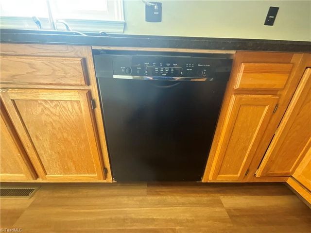 5716 Spice Meadow Lane, Winston-salem, NC 27106