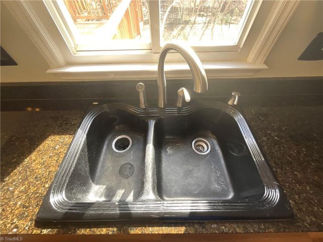 5716 Spice Meadow Lane, Winston-salem, NC 27106