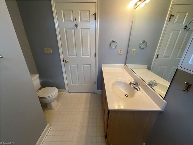 5716 Spice Meadow Lane, Winston-salem, NC 27106