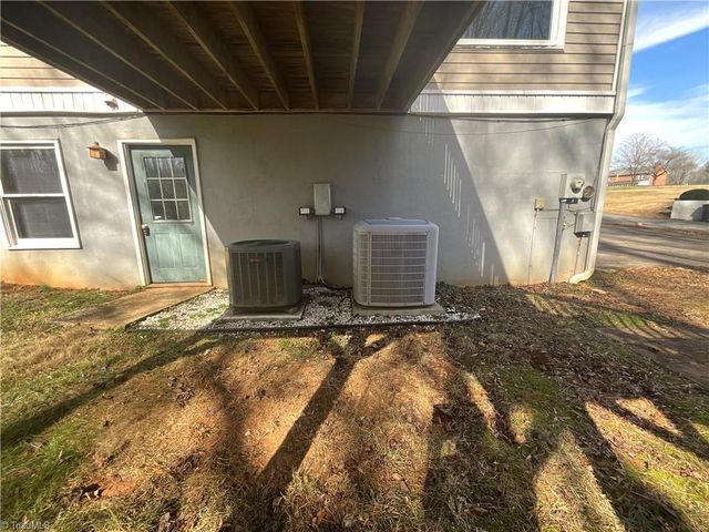 5716 Spice Meadow Lane, Winston-salem, NC 27106