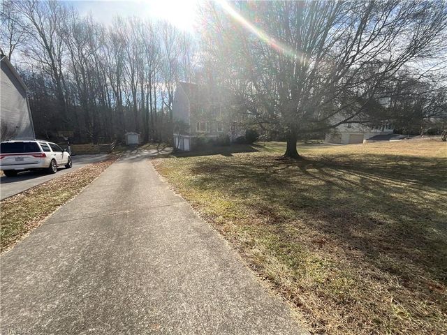 5716 Spice Meadow Lane, Winston-salem, NC 27106